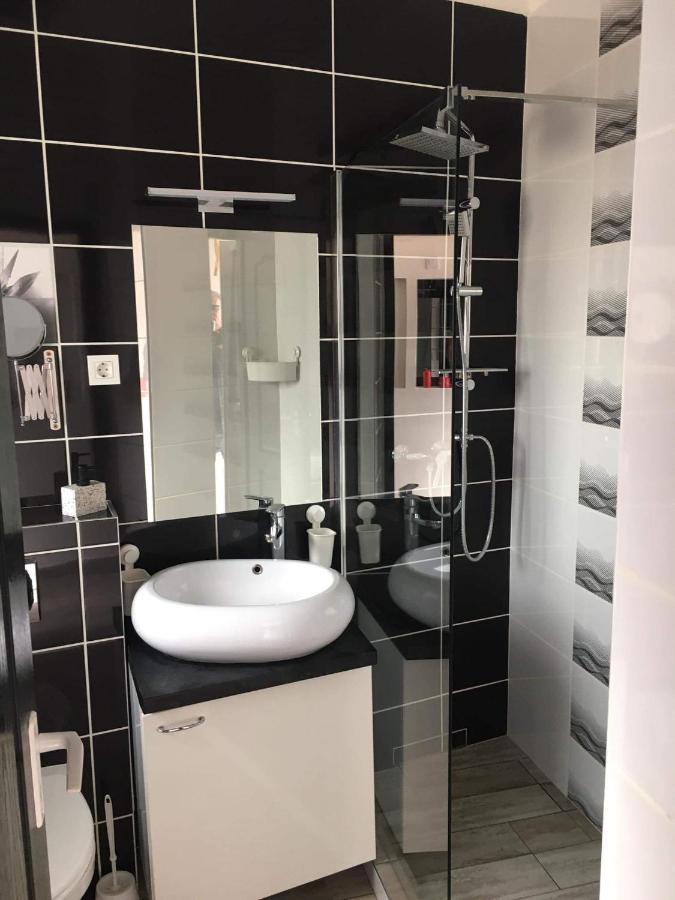 Cuki Apartmanok Dombóvár エクステリア 写真